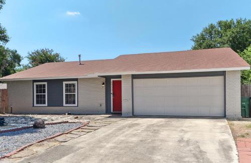Oxbow House | Modern Rental Near Medical Center, Six Flags, UTSA, La Cantera, Lackland AFB