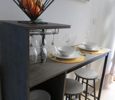 Bletchley Apartment | Modern Retreat - 5 minute walk to retail park!