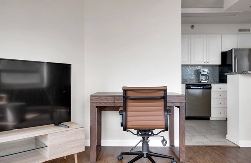 Rush and Division Apartment | Modern River North 1BR w/Gym + W/D near Mag Mile by Blueground
