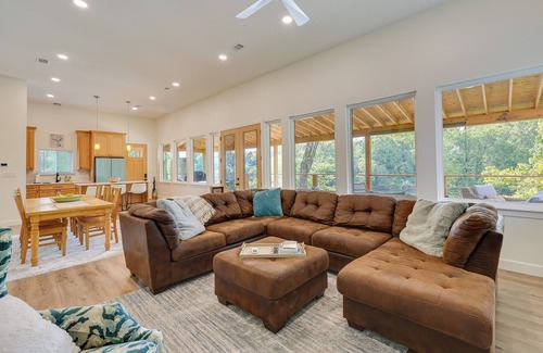 Arkadelphia House | Modern, Riverfront Family House w/Balcony & Grill