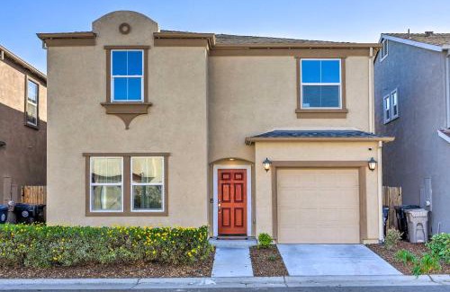 Southwestern Sacramento House | Modern Sacramento House about 12 Mi to Downtown!