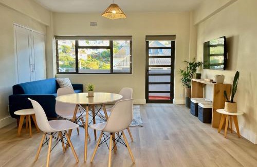 Fish Hoek Apartment | Modern Seaside Apartment