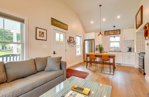 Solomons Cottage | Modern Solomons Cottage Rental - Walk to Island!