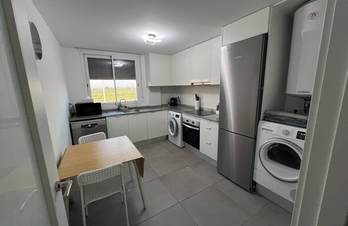 Puzol Apartment | Modern, Spacious 3BD/2BA Apt, 15 Mins to Valencia, WiFi, AC, Parking, Elevator