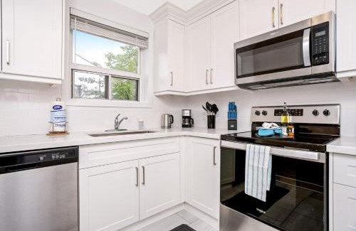 Hamilton Apartment | Modern Spacious Apartment in Corktown Hamilton