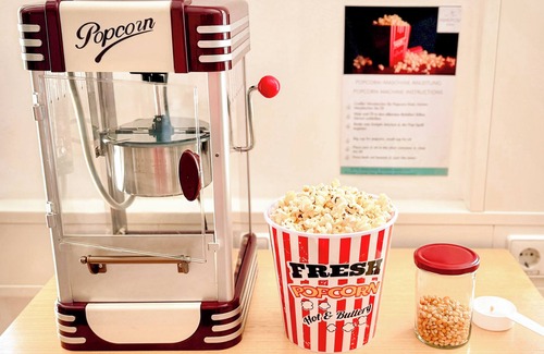 Lenzkirch Apartment | Modern & Spacious, Home Cinema & popcorn, parking, near lake, ideal for families