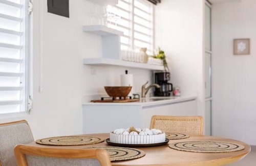 Eleanor Roosevelt House | Modern & Spacious Retreat in Hato Rey | Sleeps 16+