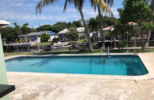 Downtown Fort Lauderdale Villa | Modern Spanish Villa- Pool- By River-Tropical !