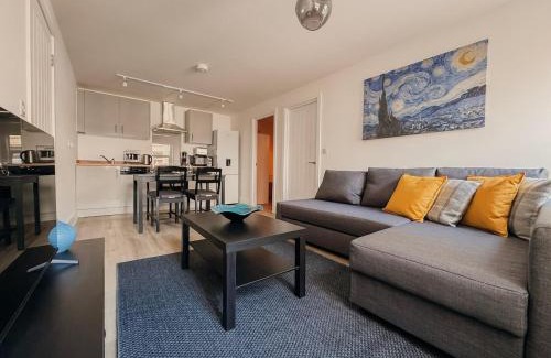 Ipswich Apartment | Modern Stay - Walk to Everything 2