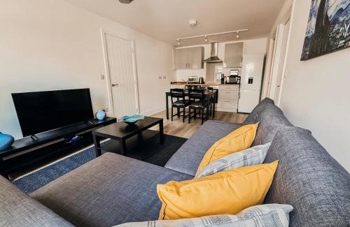 Ipswich Apartment | Modern Stay - Walk to Everything 2