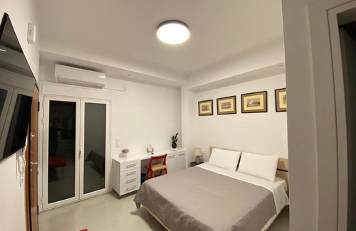 Platia Viktorias Apartment | Modern studio apartment B