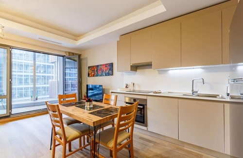 Maslak Apartment | Modern Studio Flat with City View in Sariyer