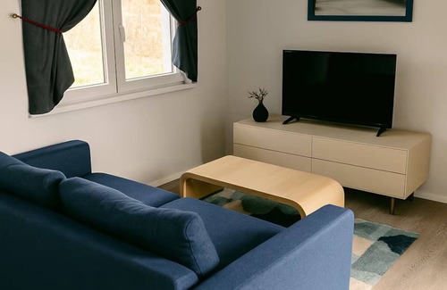 Rushden Apartment | Modern Studio, Free Parking!