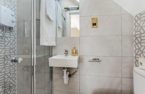 Seven Sisters Apartment | Modern Studio in Excellent Location 8