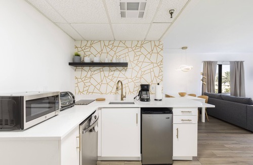 Southwest Orlando Apartment | Modern Studio on I-Drive - pool + parking included