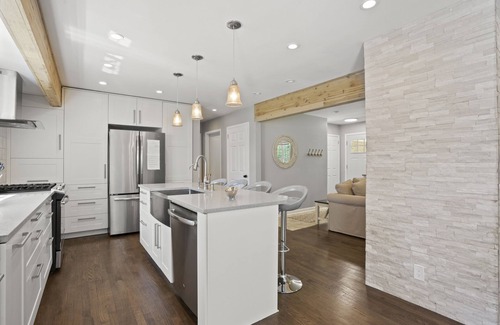 Mequon Cottage | Modern style with nature around, a perfect vacation home