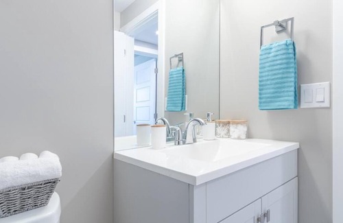 North Central Edmonton Apartment | Modern & Stylish 2-Bedroom Unit