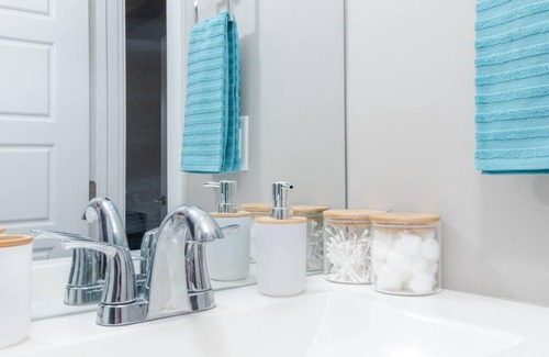 North Central Edmonton Apartment | Modern & Stylish 2-Bedroom Unit
