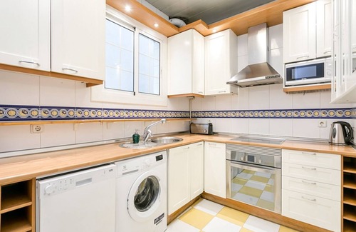 La Font de la Guatlla Apartment | Modern & Stylish Apartment/Plaza España