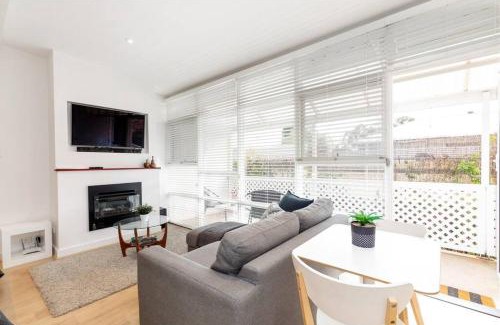 Hazelwood Park Apartment | Modern Stylish Self-contained Studio Apartment