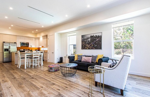 Canoga Park House | Modern Stylish Villa in West Hills