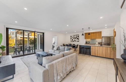 Torquay House | Modern Torquay Living