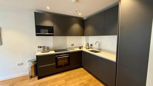 Tower Hill Apartment | Modern Tower Hill Apartment