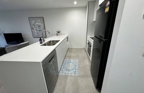 Gold Coast House | Modern Townhome in Hope Island