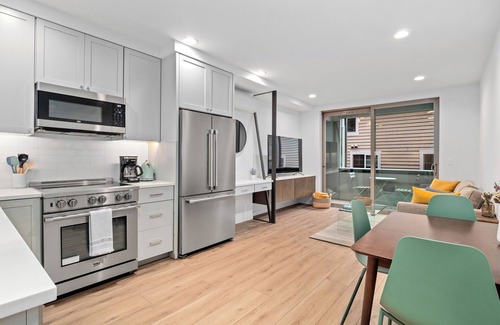 Old Ballard House | Modern Townhome in Walkable Ballard - 2 bedroom, 2 bathroom with AC