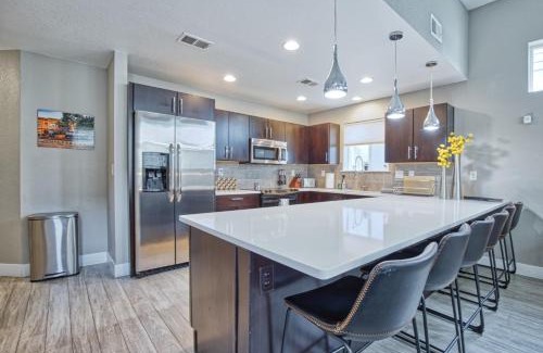 Old Town North House | Modern Townhome near Old Town, Breweries, & River!