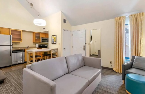 Sharonville Apartment | Modern Townhome Turnkey Extended Stay Flexible Lease