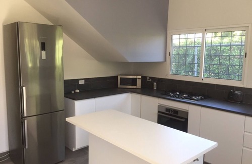 Saint Andrew House | Modern Townhouse, 2 bedrooms. Kingston