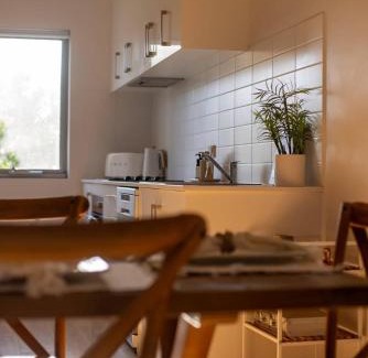 Christies Beach House | Modern Townhouse, Close to beach