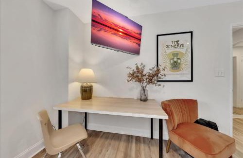 Downtown Atlanta House | Modern Twist In A Historic Building, Sleeps 6