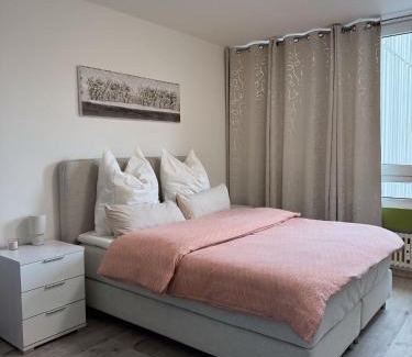 Weiden Apartment | Modern Two-Bedroom apartment with Balcony in Cologne