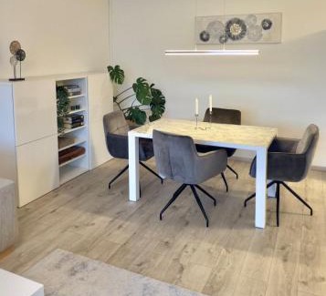 Weiden Apartment | Modern Two-Bedroom apartment with Balcony in Cologne