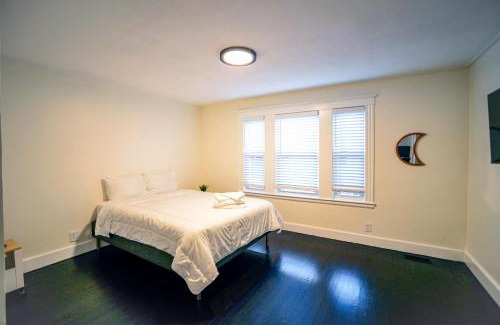 Stoneham Apartment | Modern Two Bedroom Condo - Boston