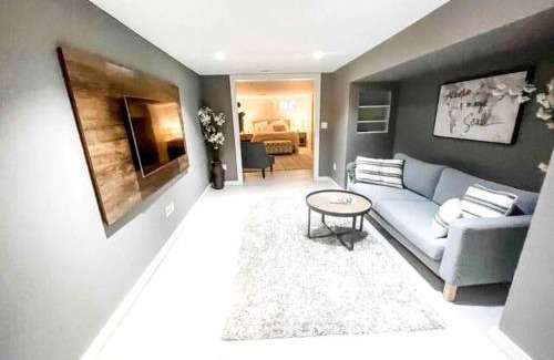 Westport Apartment | Modern Westport Studio with Pool Table & Lounge