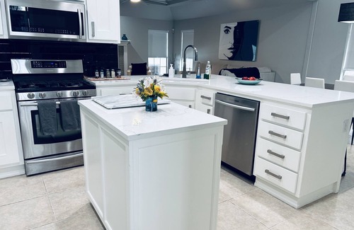 Jenks House | Modern yet Cozy Beauty in Jenks with Hot Tub!