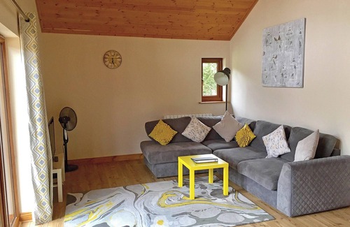 Upwood Ski Chalet | Modern yet rustic designed lodge, ideal for families or couples.