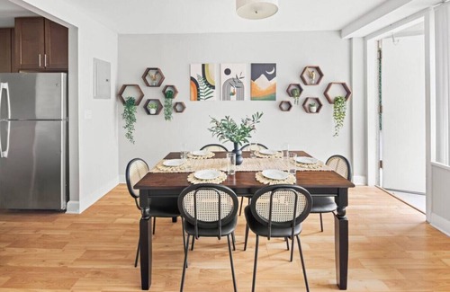 Crystal City Apartment | ModernBohoOasis | 2BR 2BA | Gym&Pool | Mins to DC