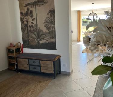Pezenas House | Moderne Confort Familial Piscine naturelle 11mx3m