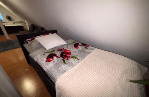 Ehningen Apartment | Moderne deluxe 3-Zi Eigentums- Maisonette-Wohnung IBM Bertrandt Mercedes