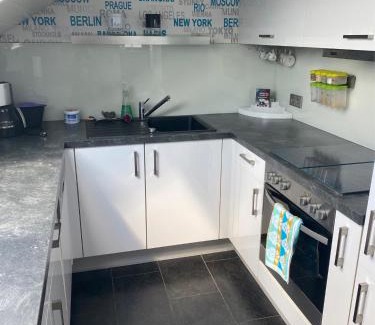 Kirchheim am Neckar Apartment | Moderne Ferienwohnung Neckarschleife mit Klimaanlage