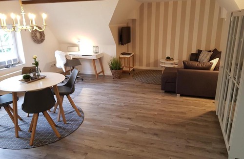 Oetzen Apartment | Moderne Ferienwohnung auf dem Kastanienhof Oetzen