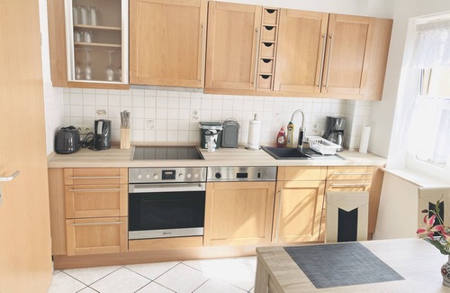 Grimma Apartment | Moderne Ferienwohnung mit 3 Schlafzimmern, Küche und Bad