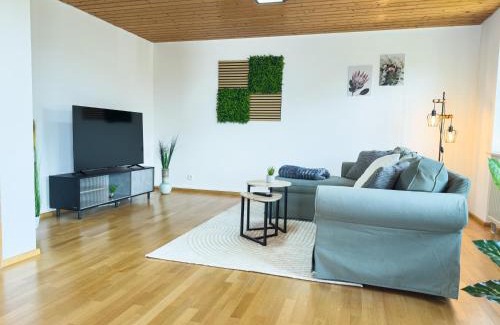 Gailingen Apartment | Moderne Luxus-Oase in Gailingen mit Garten, 2 Balkone, Nähe Bodensee & Rheinfall