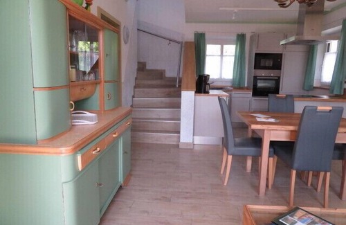 Ansbach Apartment | Modernes Ferienhaus (80m2) mit Terrasse & großem Garten