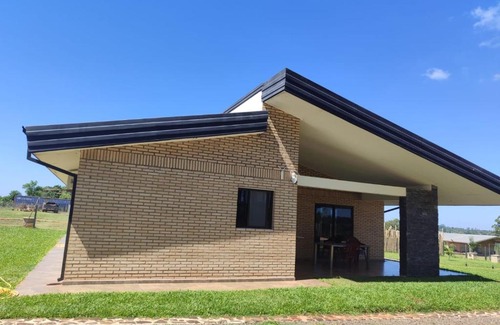 Hohenau House | Modernes Ferienhaus in Paraguay, Hohenau mit Reitanlage und Beachvolleyball