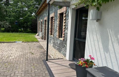 Storkow Apartment | Modernes Gartenatelier am Mühlenfließ